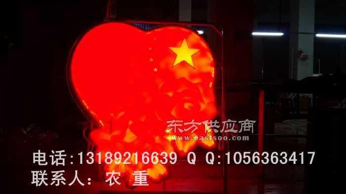 我在星级酒店兼职，有个带队领导，我们认识半年了，游戏画面